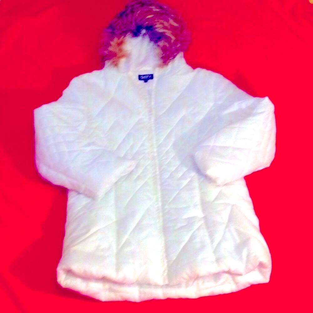 NWOT-SUZY SHIER WHITE PUFFER COAT-NWOT